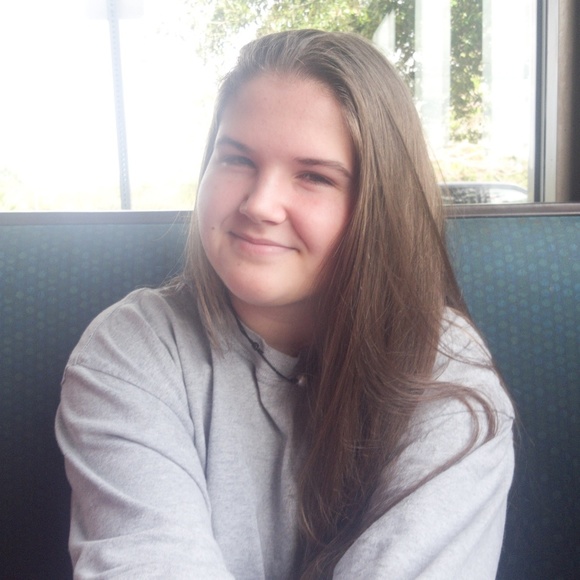 Meet your Posher, Kenzie - Picture 1 of 1